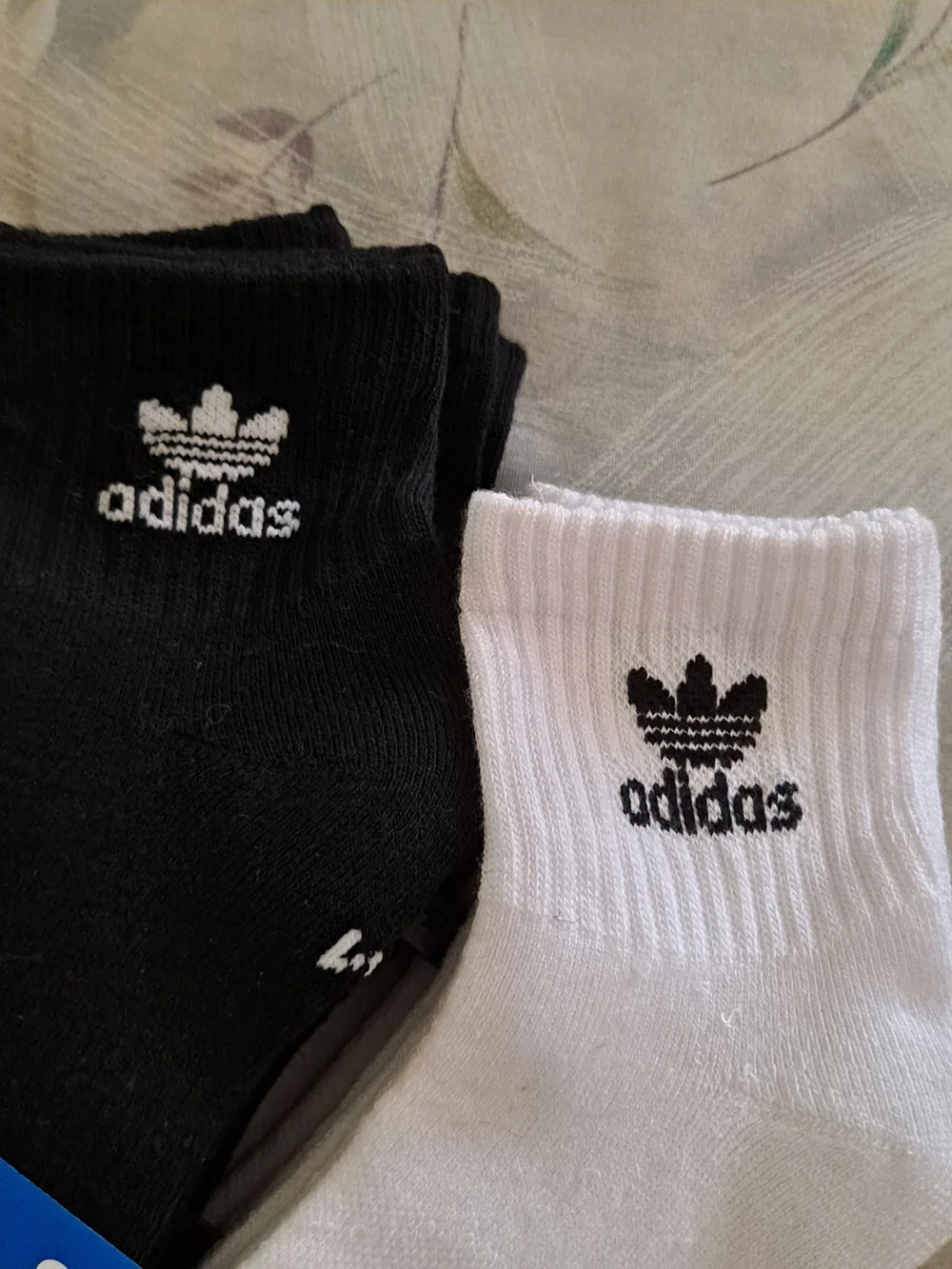 Adidas 6 Pack Kids Black & White Ankle 2Y-5Y and 6 Pack Nike Crew Socks 3Y-5Y